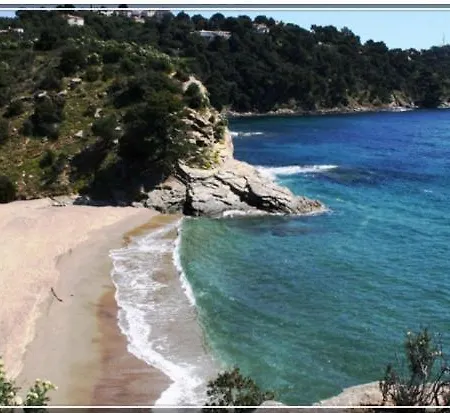 Sea View Cottage: Equipped For 4 With Pool, A/c, Wi-fi & Bikes